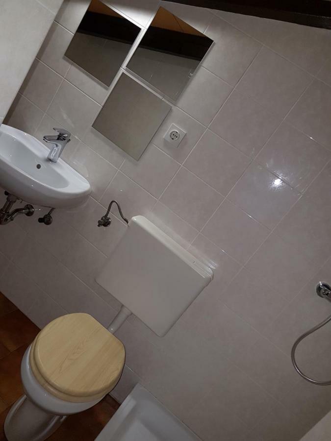 Apartment Slavi Vipava Exterior foto